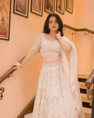 Escort Tamkuhi Raj